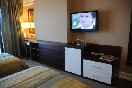 Paradise Island - 112