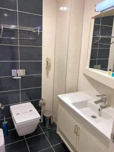 Paradise Island - 102