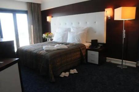 Paradise Island - 128