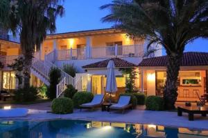 Sah Hotel, Битез