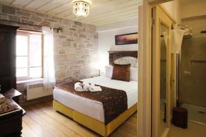 Nisi Hotel, Айвалык