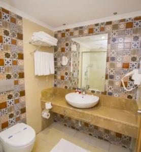 Blue Wave Suite - 107