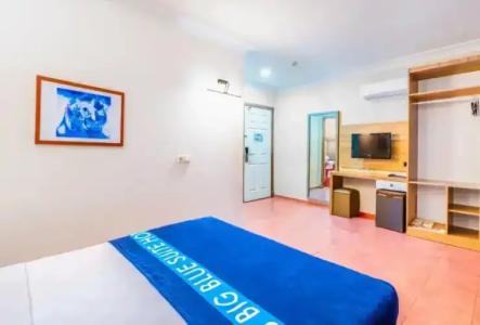 Club Big Blue Suit - All Inclusive - 100