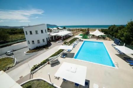 Medea Beach Resort - 4
