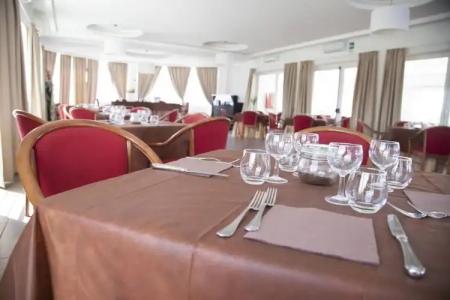 Medea Beach Resort - 9