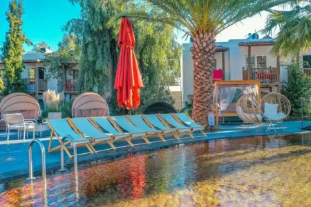 Very Chic Adult Only - 33