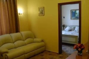 Отель «Статус», Львов