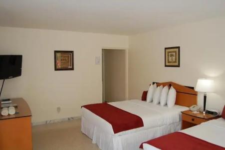 Alcazar Resort- Gay Mens Resort - 3