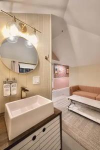 The Historic Peninsula Inn - 118