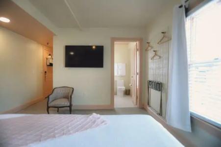 The Historic Peninsula Inn - 30