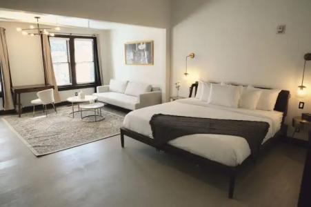 The Historic Peninsula Inn - 31