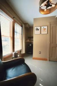 The Historic Peninsula Inn - 182