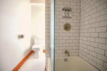 The Historic Peninsula Inn - 61