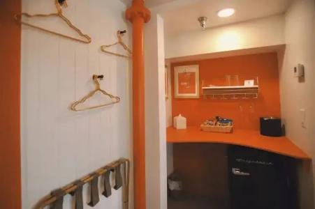 The Historic Peninsula Inn - 92