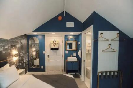 The Historic Peninsula Inn - 47