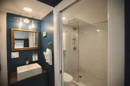 The Historic Peninsula Inn - 50