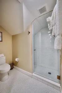 The Historic Peninsula Inn - 203