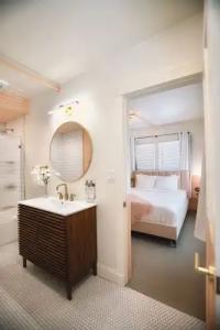 The Historic Peninsula Inn - 14