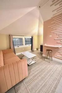 The Historic Peninsula Inn - 191