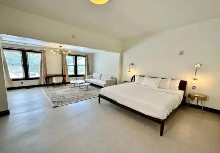 The Historic Peninsula Inn - 5