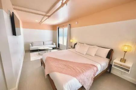 The Historic Peninsula Inn - 157