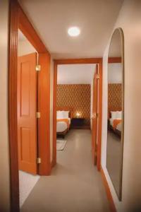 The Historic Peninsula Inn - 184