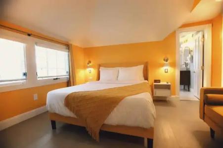 The Historic Peninsula Inn - 88