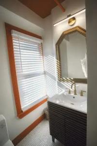 The Historic Peninsula Inn - 75