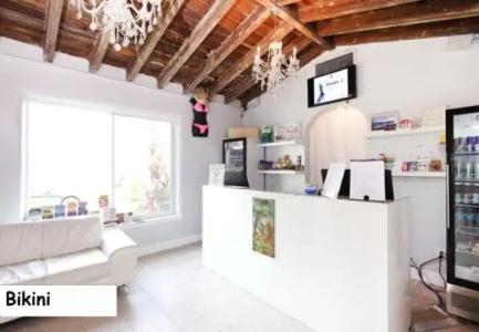 Bikini Hostel, Cafe & Beer Garden - 1