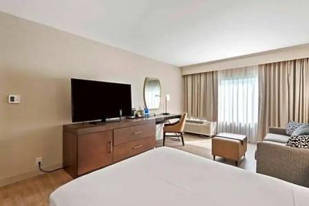 DoubleTree by Hilton - 53
