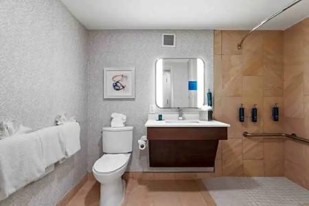 DoubleTree by Hilton - 45