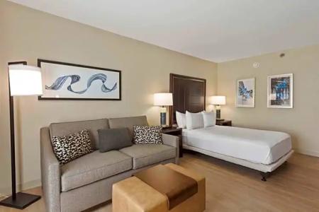 DoubleTree by Hilton - 42