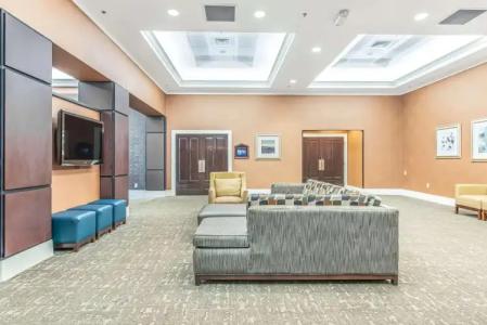 DoubleTree by Hilton - 11