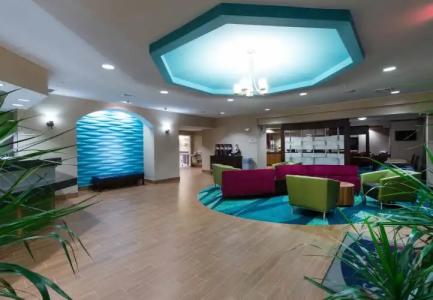 SpringHill Suites by Marriott - 11