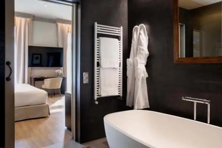 Duquesa de Cardona 4* Sup - 82