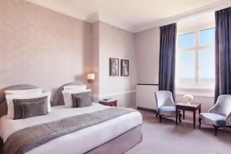 Hôtel Barrière Le Royal Deauville - 84