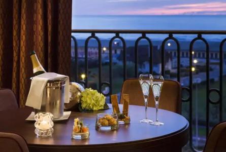 Hôtel Barrière Le Royal Deauville - 12