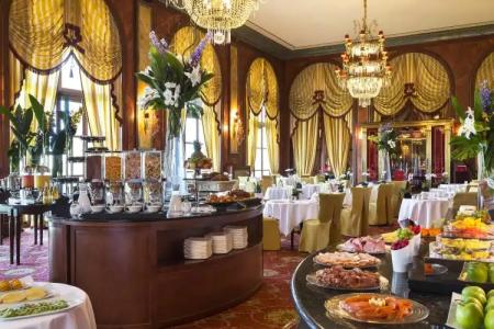 Hôtel Barrière Le Royal Deauville - 11