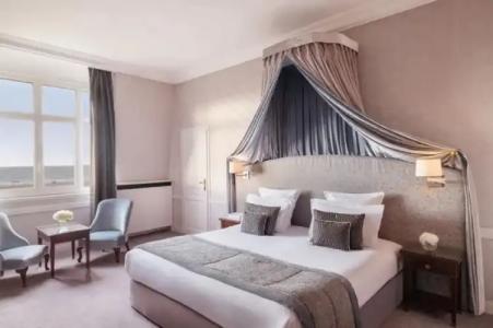 Hôtel Barrière Le Royal Deauville - 64