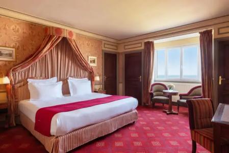 Hôtel Barrière Le Royal Deauville - 36