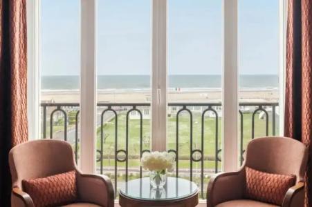 Hôtel Barrière Le Royal Deauville - 77