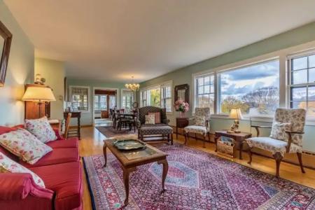 Wilburton Inn - 233