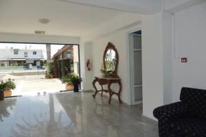 West End Hotel, Пейя