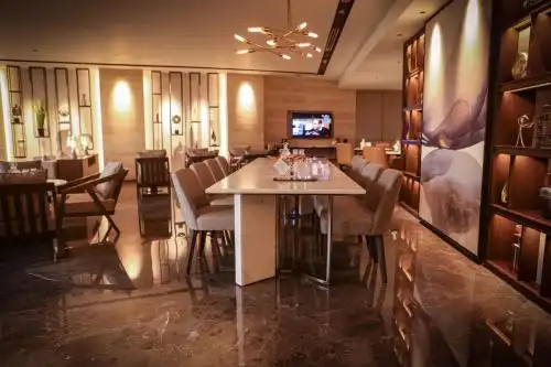 Courtyard by Marriott Mumbai International Airport - 109