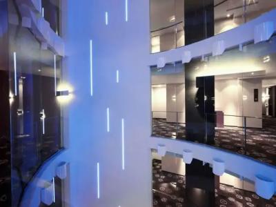 Le Germain Maple Leaf Square - 13