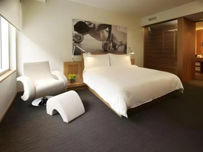 Le Germain Maple Leaf Square - 2