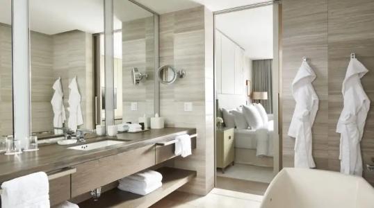 Four Seasons at Yorkville - 38