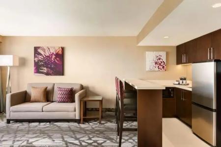 DoubleTree by Hilton Toronto Airport West - 15