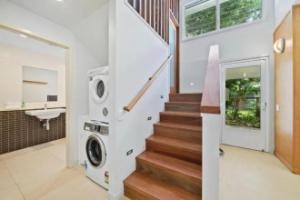 Whispering Trees, Пойнт-Лукаут