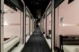 Капсульный отель «First Cabin Akasaka», Токио